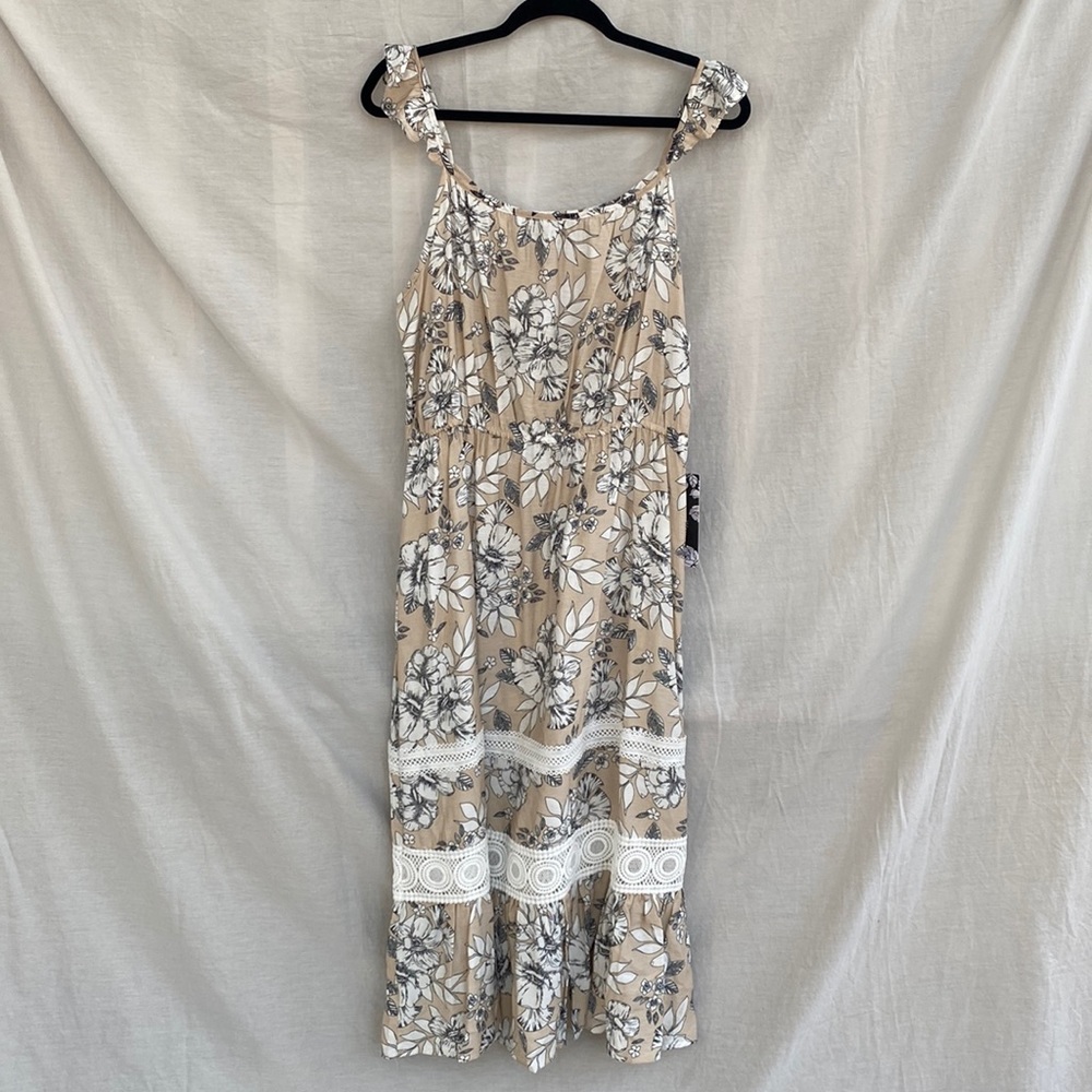 AVA ROSE - Beige floral Dress - Size XL